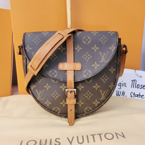 Louis Vuitton Handbags - Chantilly Louis Vuitton shoulder bag